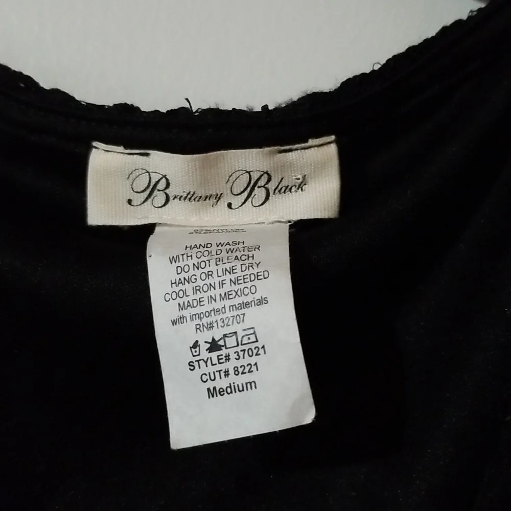 Brittany  Black  medium  top - Picture 4 of 5